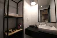 In-room Bathroom Sokcho Brooklyn Hotel