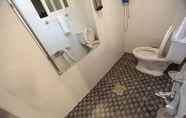 Phòng tắm bên trong 5 Yeongdeungpo Dadareum Guest House