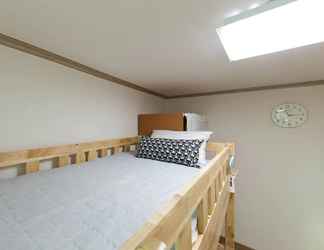 Kamar Tidur 2 Seoul Rooftop Moonlight Guest House