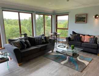 Lobby 2 Beautiful Hillside Apartment Near Elgin, Scotland