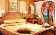 Bedroom 3 Sterling House boat Lake Palace Alleppey