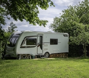 Exterior 2 2 Double Bed Caravan - Secure Parking and Wifi