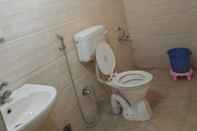In-room Bathroom Goroomgo Ambikalia Palace Agra
