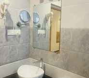 In-room Bathroom 7 Hotel Clarks Inn Purnea