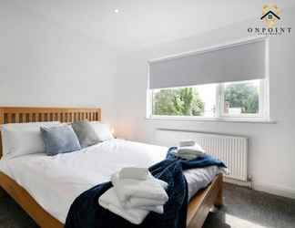 Kamar Tidur 2 ✰OnPoint- MASSIVE House, PERFECT Location-Parking✰