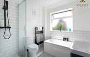 Toilet Kamar 7 ✰OnPoint- MASSIVE House, PERFECT Location-Parking✰