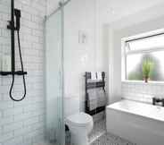 Toilet Kamar 7 ✰OnPoint- MASSIVE House, PERFECT Location-Parking✰