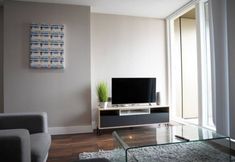 Ruang Umum 6 OnPoint -Spacious 2 Bedroom Apt With Parking!