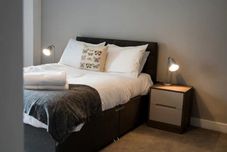 Bilik Tidur OnPoint -Spacious 2 Bedroom Apt With Parking!