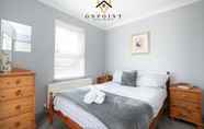 Bedroom 2 FANTASTIC Duplex 2 Bed Apt-PARKING