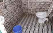 ห้องน้ำภายในห้อง 7 Goroomgo Sai Krishna Lodge Puri