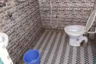 ห้องน้ำภายในห้อง Goroomgo Sai Krishna Lodge Puri