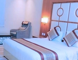 Kamar Tidur 2 Ghoroub Al Shams Furnished Apartments