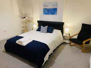 Bedroom 4 Church Road Apartment by Aldershot Short Stays