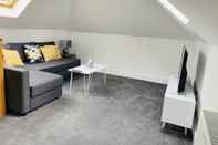 Common Space Church Road Apartment by Aldershot Short Stays