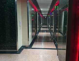 Lobby 2 Sepia Hotel Story