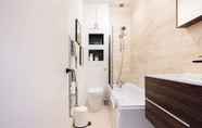 Toilet Kamar 2 The Notting Hill Hideaway - Quaint 1bdr Apartment