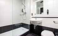 In-room Bathroom 5 Ibis London Heathrow Terminal 5
