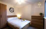 Bedroom 2 ✰OnPoint - Spacious 2 Bed Apt - FREE Parking✰