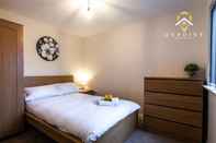 Bedroom ✰OnPoint - Spacious 2 Bed Apt - FREE Parking✰