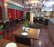 Restoran 7 Anand Lok Vatika