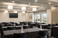 Functional Hall Microtel Inn & Suites Montreal Airport - Dorval QC