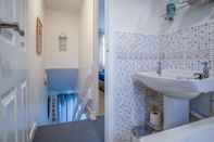 In-room Bathroom Trewent Park - 2 Bed - Freshwater East