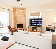 พื้นที่สาธารณะ 3 Modern apt.with sea view in Glyfada