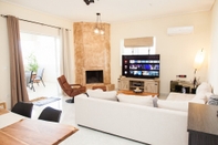 พื้นที่สาธารณะ Modern apt.with sea view in Glyfada