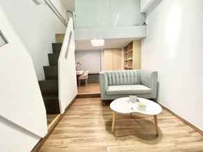 Lobby 4 Tokyo Loft duplex apt