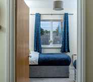 Bedroom 3 Cozy 2 bed Room Flat, Walking Distance From Excel