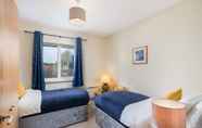 Bedroom 6 Cozy 2 bed Room Flat, Walking Distance From Excel