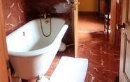 In-room Bathroom 7 Charming 4-bed Cottage in Pedrogao Grande