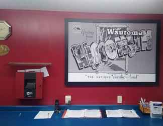 ล็อบบี้ 2 Wautoma Inn