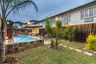 Swimming Pool Hotel Savoy and Conference Centre