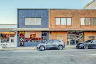 Exterior 4 Greensboro Modern Condo with Industrial Design and Comfort of a Home