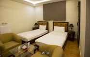 Kamar Tidur 7 Neelum View Hotel