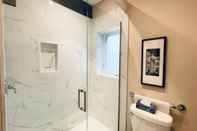 In-room Bathroom Chic Two Bedroom Downtown Condo