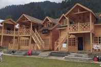 Luar Bangunan Swiss Wood Cottages