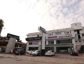 Bên ngoài 2 HOTEL SHAGUN ROOMS & BANQUET Surat