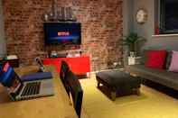 Lobby New Cross Mews 4 Bedroom 2 Bathrooms Fast Wifi Parking Sleeps up to 12