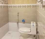 In-room Bathroom 5 Khunjerab Hotel Sost
