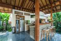 Bar, Kafe, dan Lounge Villa Marula