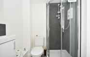 In-room Bathroom 7 Townhouse @ Bucknall New Road Stoke