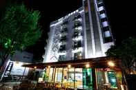 ภายนอกอาคาร White Tourist Hotel