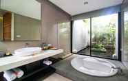 In-room Bathroom 6 d'Sanctum Villa