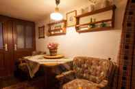 Ruang Umum Charming Alp Cottage in the Mountains of Salzburg