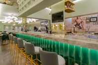 บาร์ คาเฟ่ และเลานจ์ The Emerald House Lisbon, Curio Collection By Hilton