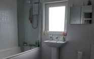 In-room Bathroom 4 Stunning Riverside Town House With Views, Ayrshire