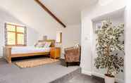 Bedroom 3 Delightful 2 bed Flat in Old Mill-private Garden